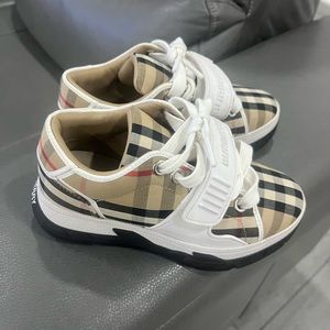 Like new boys burberry shoes